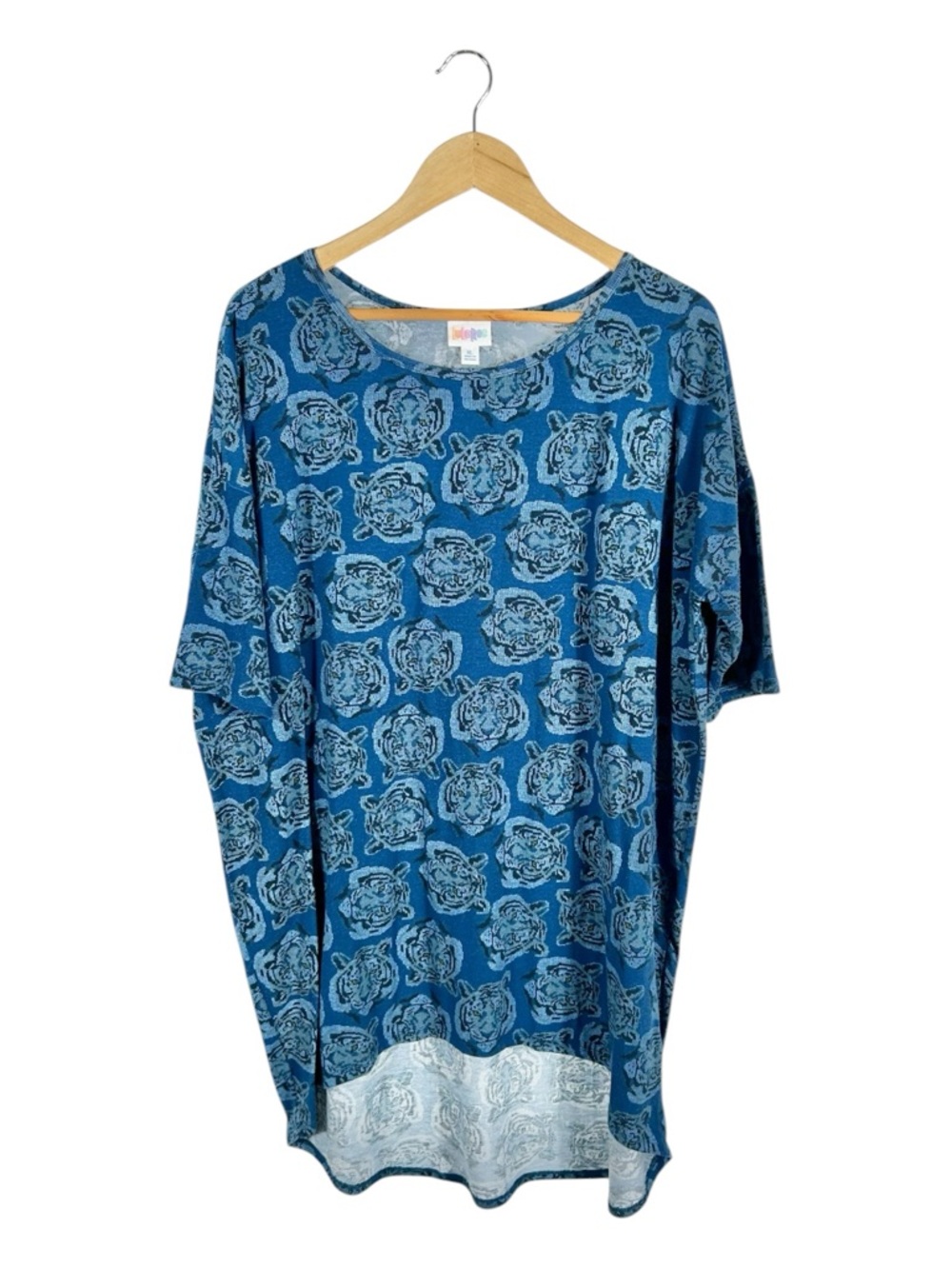 Lularoe Irma Blue Tiger Print Top Size XLโ